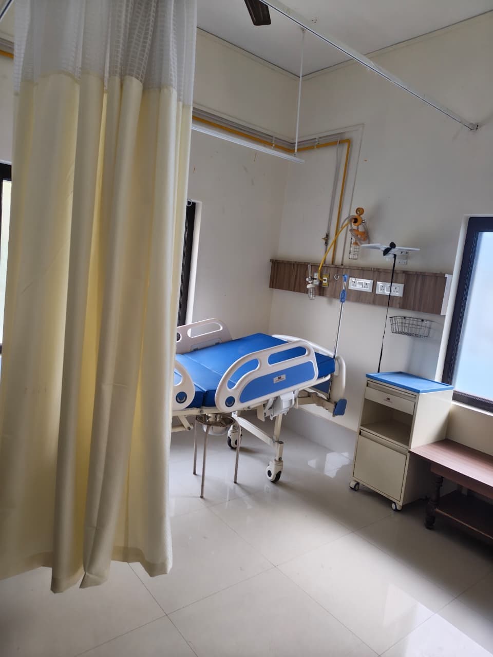 Recovery room with adjustable bed at BBSM Nursing Home, Raebareli